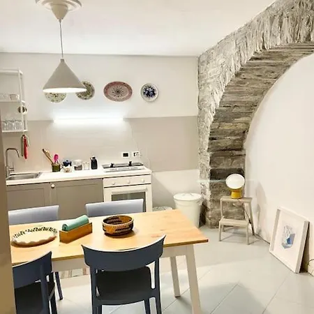 Casa Curie 17 In Borgo Storico * モルトラージオ