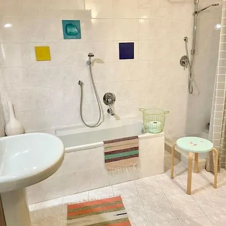 Casa Curie 17 In Borgo Storico Мольтрасио